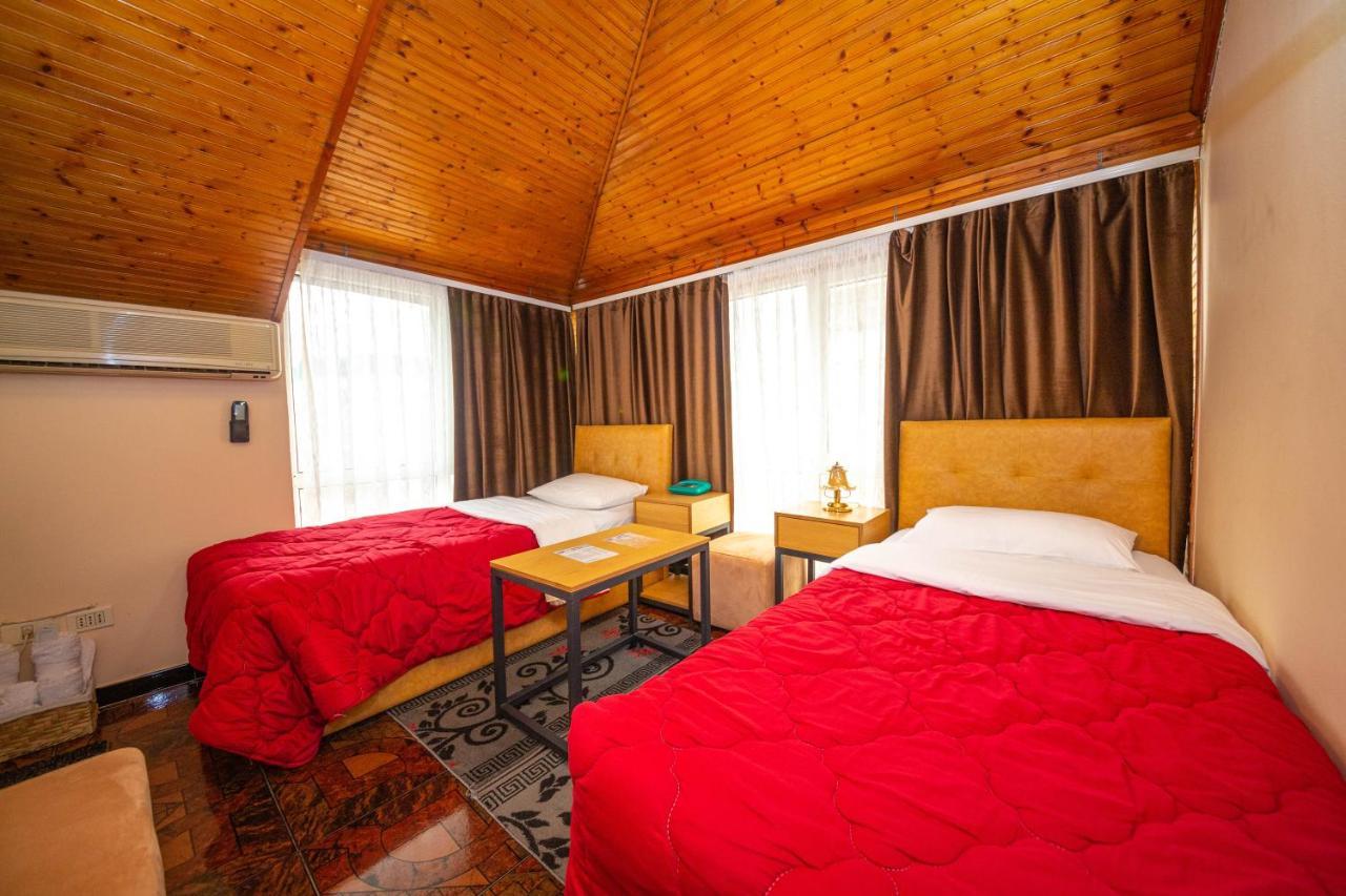 Hotel Pik Loti Тирана Екстериор снимка