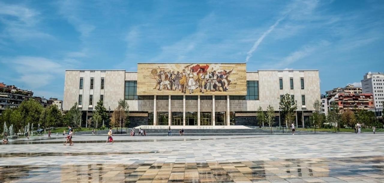 Hotel Pik Loti Тирана Екстериор снимка