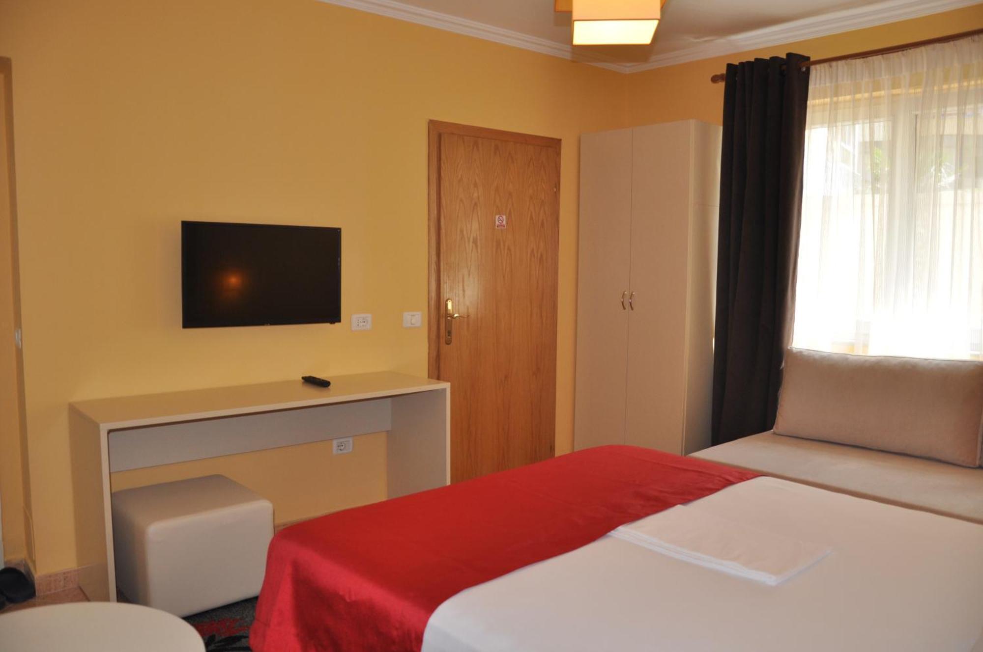 Hotel Pik Loti Тирана Стая снимка