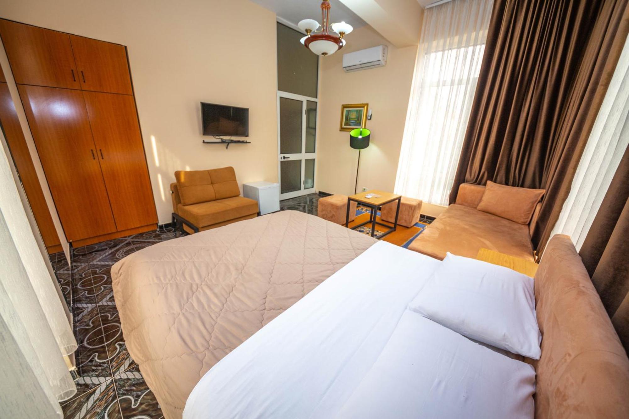 Hotel Pik Loti Тирана Стая снимка