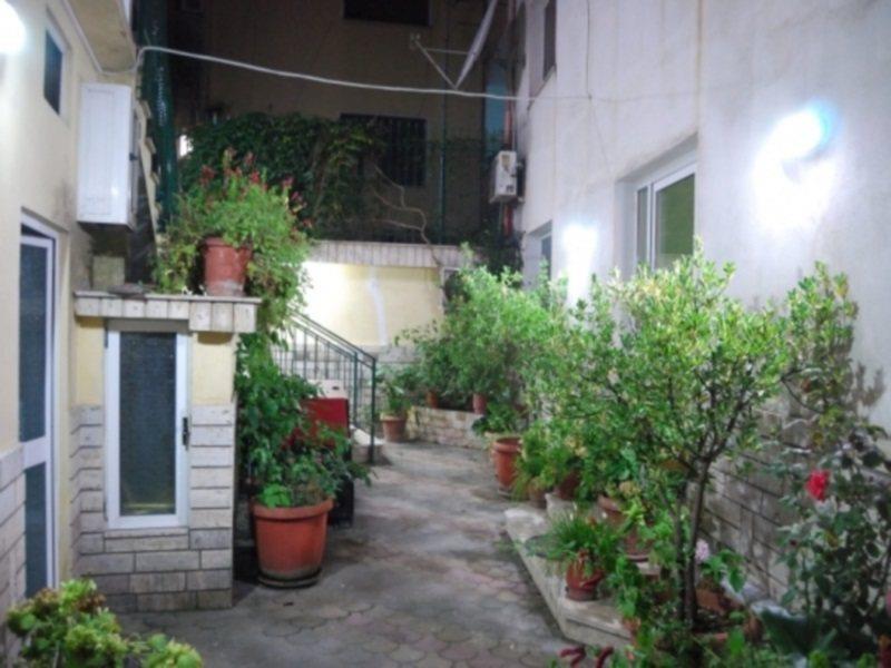 Hotel Pik Loti Тирана Екстериор снимка